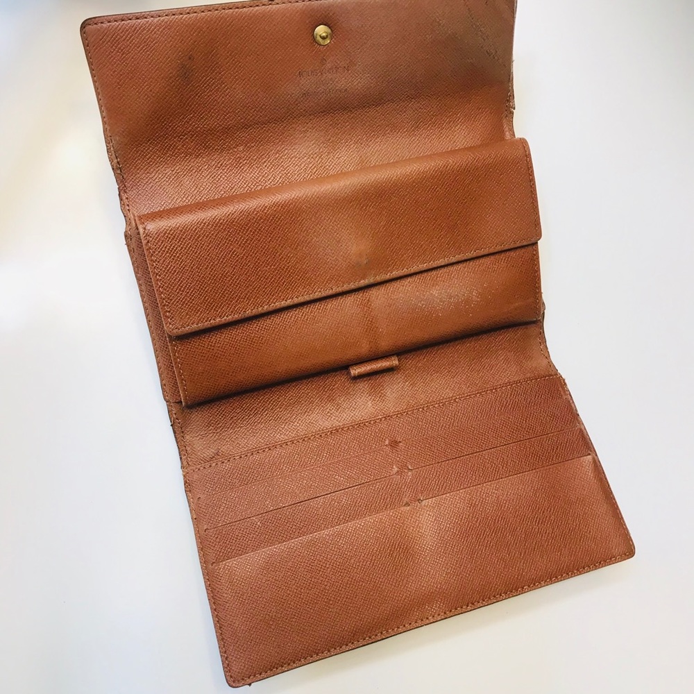 LOUIS VUITTON Monogram International Wallet